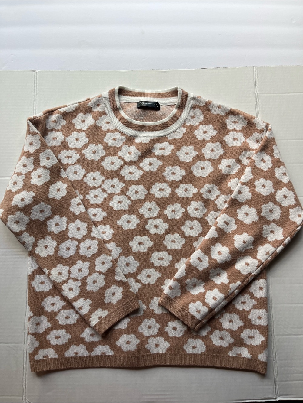 Pretty garden Floral Crewneck Sweater - Beige/White